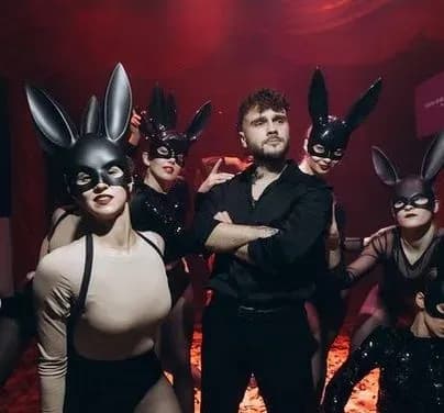 У Львові влаштували гучну вечірку в Будинку вчених у роковини Голодомору - роботу закладу призупинили