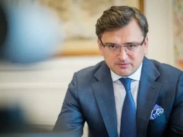 Стане точкою неповернення у відносинах: Кулеба різко відреагував на заяву Лукашенка про Крим