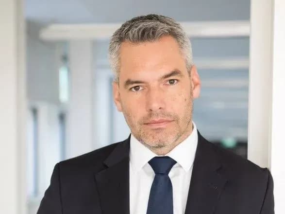 Карл Нехаммер склав присягу. Це вже третій канцлер Австрії за два місяці