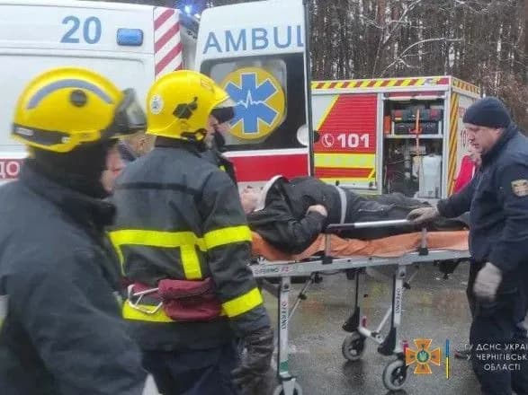 Страшна ДТП з маршруткою під Черніговом: серед госпіталізованих 16-річний хлопець