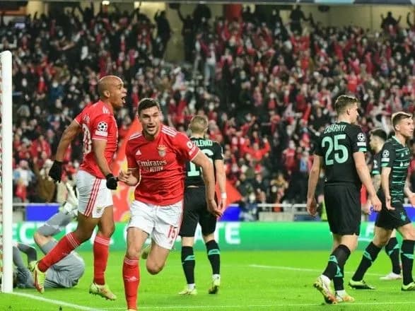 Первый гол Яремчука в Лиге чемпионов помог "Бенфике" обыграть "Динамо"