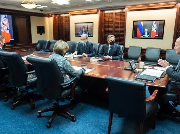 CNN: в Офісі Президента наполягають на запровадженні санкцій США проти РФ вже зараз. Потім може бути пізно