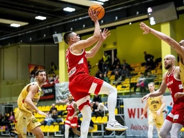 “Прометей” здолав “Будівельник” у центральному протистоянні Суперліги