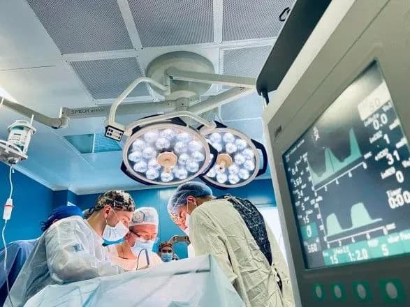 У Львові пересадили нирку підлітку: донором стала його бабуся