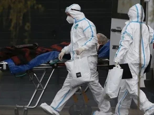 Штамами коронавірусу "Омікрон" та "Дельта" можна заразитися одночасно - експерт