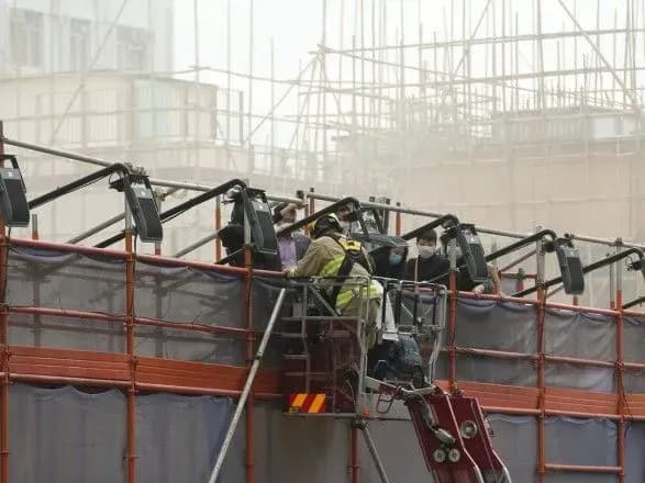 Пожежа у Всесвітньому торговому центрі в Гонконгу: до лікарні потрапили 13 людей