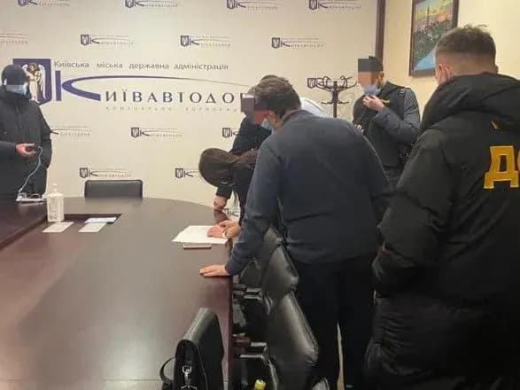 У "Київавтодорі" чергові обшуки: тепер через розтрату на Південному мосту