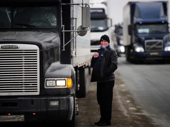 Україна готова піти до арбітражу через поведінку Польщі щодо дозволів для перевізників