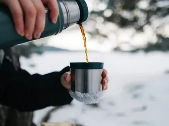 Можна випити чаю та взяти одяг: сьогодні у Києві запрацювали пункти обігріву