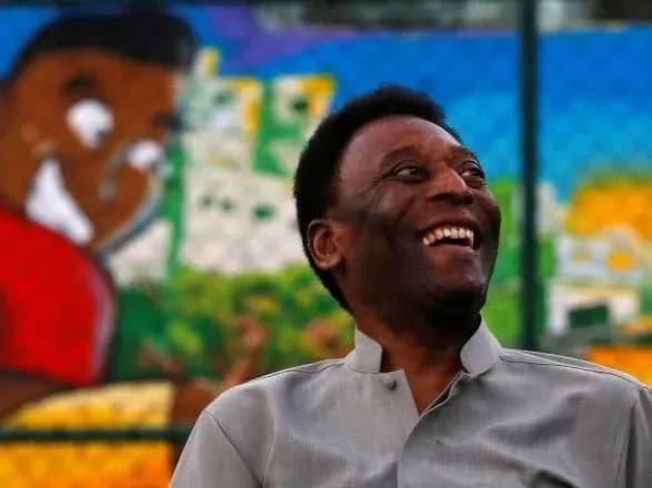 Легендарного футболіста Пеле виписали з лікарні після місячної госпіталізації