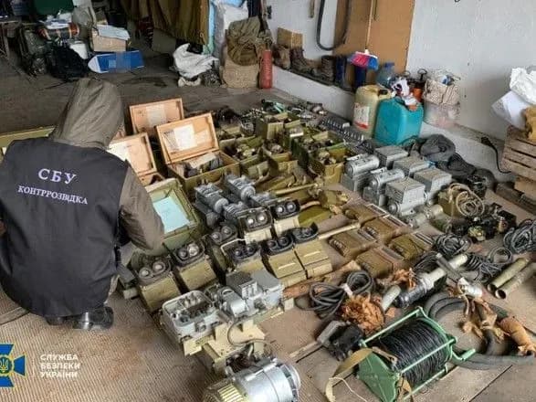 Під Хмельницьком військовий вкрав запчастини до бронетехніки на мільйон гривень