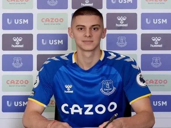 Офіційно: український футболіст Віталій Миколенко перейшов до "Евертону"