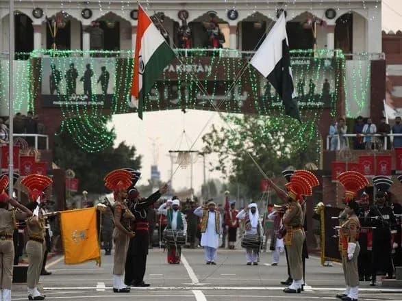 Пакистан та Індія обмінялися списками полонених та ядерної зброї