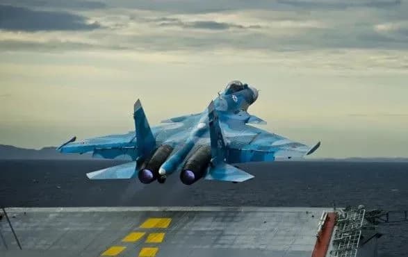 В Минобороны РФ заявили, что проведут подготовку экипажей истребителей в оккупированном Крыму