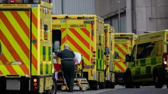 У Великій Британії за добу виявили максимальні понад 218 тисяч випадків коронавірусу