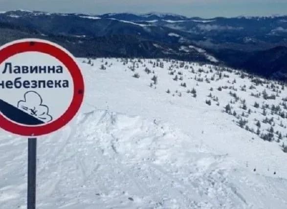 У Карпатах зійшло одразу три снігові лавини