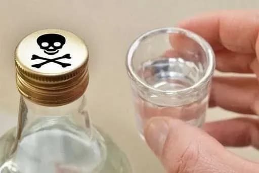 Росія: у Тюмені дев'ятеро людей померли від контрафактної горілки