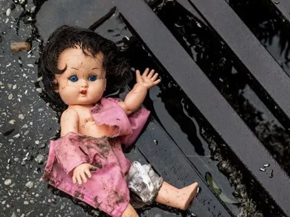 Куля влучила в голову: в Алмати загинула чотирирічна дівчинка - ЗМІ