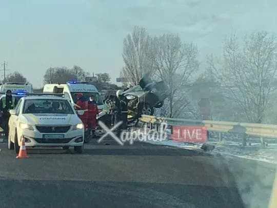 В Харькове в ДТП погибли три человека, двое детей в тяжелом состоянии