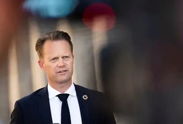 Їде підтримати Україну на тлі агресивних дій РФ: у Київ сьогодні прибуде глава МЗС Данії
