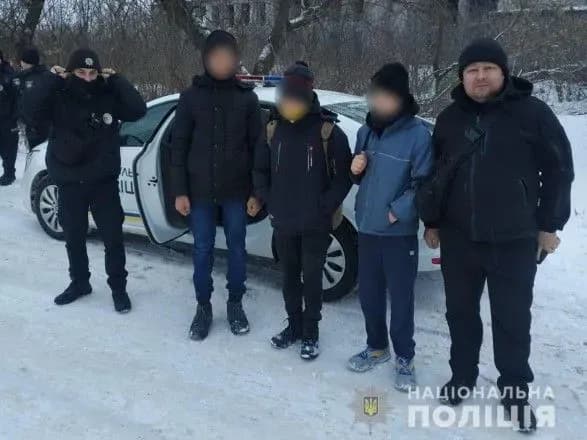 Троє підлітків втекли з дитячого центру соціально-психологічної реабілітації: поліція знайшла їх за кілька годин