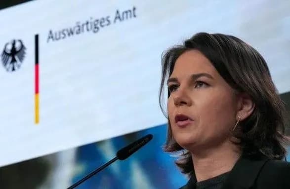 Бербок назвала ціль візитів до Києва та Москви: хоче на місці з'ясувати, чи є готовність до дипломатичного рішення