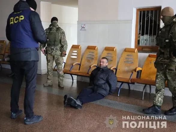 Хотів отруїти: у Житомирі затримали чоловіка, який спланував убивство вагітної дружини