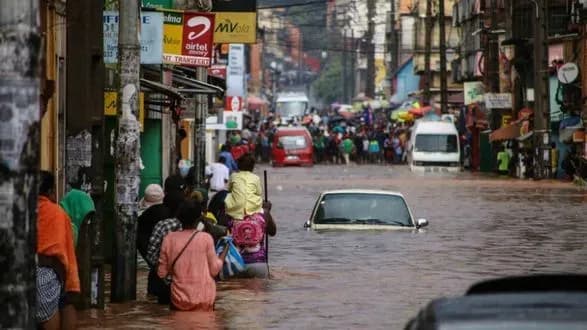 Сильні зливи на Мадагаскарі спричинили повінь у столиці, 10 людей загинули