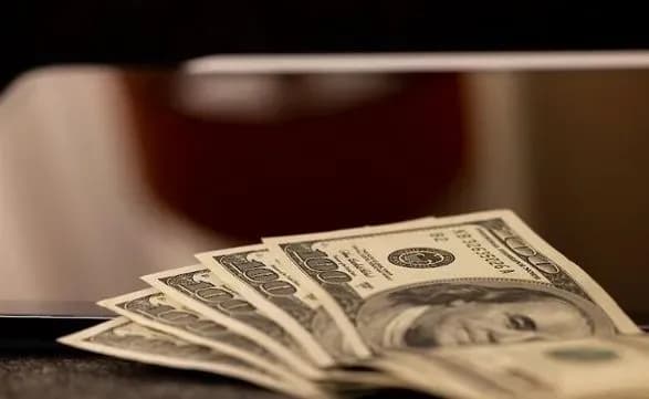 У Львові з кабінету судді грабіжник вкрав 120 тисяч доларів