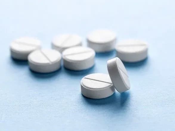 Від сьогодні українці віком від 60 років зможуть витратити “ковідну тисячу” на ліки