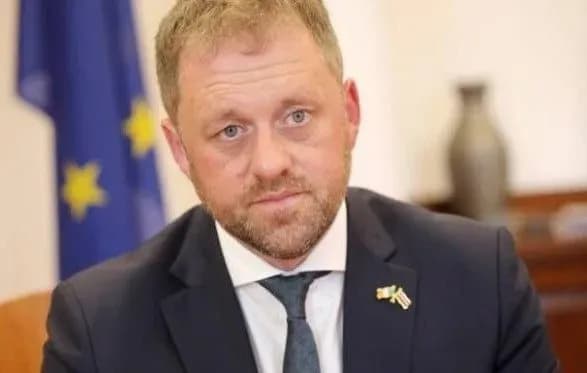 Важливо виявляти солідарність з Україною, а не просто йти: в Ірландії відгукнулися про дипломатів, які залишають Київ