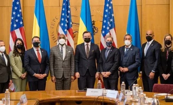 Кулеба обговорив із двопартійною делегацією Конгресу США комплексний пакет стримування РФ