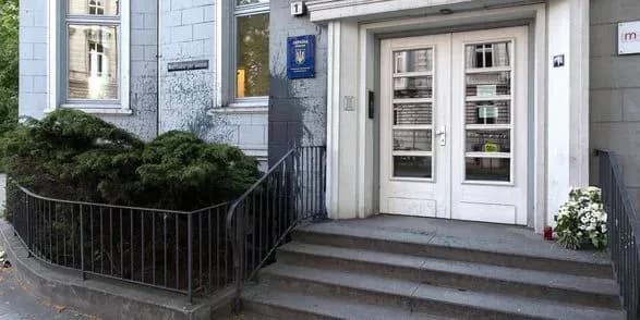 У німецькому Гамбурзі пошкодили будівлю Генконсульства України