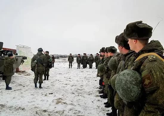 Россия сообщила о возвращении сил Западного военного округа к местам базирования