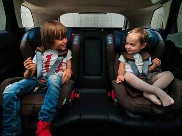 В Україні минулого року виявили понад 4 тисячі випадків перевезення дітей без автокрісел