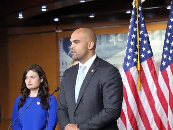 Конгресмен США після поїздки в Україну і зустрічі з Зеленським заявив, що захворів на "ковід"