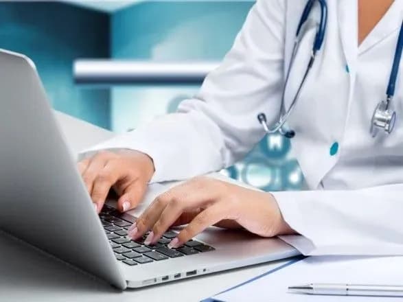 Рак легенів загрожує лише курцям? Лікар розповів, хто у групі ризику