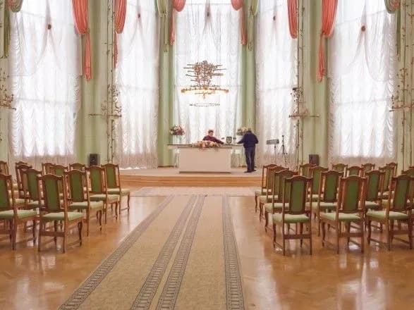 У працівників РАЦСів з'явиться власне свято: Кабмін погодив проект