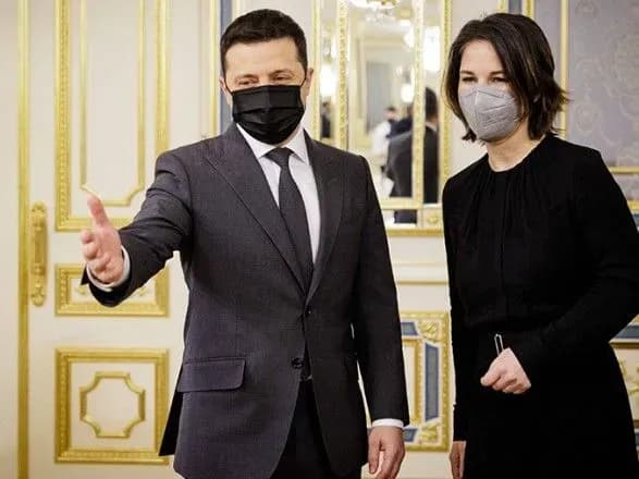 Трудности с графиками: встреча главы МИД Германии с Зеленским не состоится - Reuters