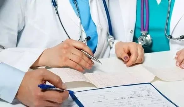 Лікар розповів, чи можна онкопацієнтам приймати ацетогеніни