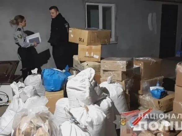 Тонна свіжозмелених зерен: в Одесі затримали подружжя, яке продавало фальсифіковану каву