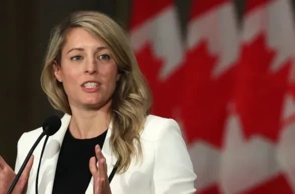 Канада тимчасово переносить своє посольство з Києва до Львова через загрозу російської агресії.