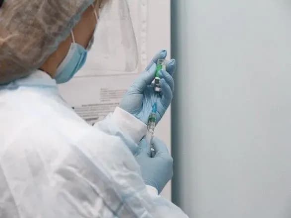 Повністю вакцинованих від "ковіду" українців вже 15 мільйонів
