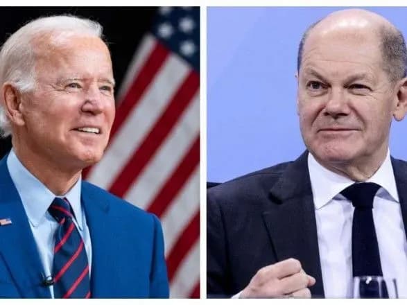 Шольц після розмови з Байденом: відведення російських військ від кордонів України не зафіксовано