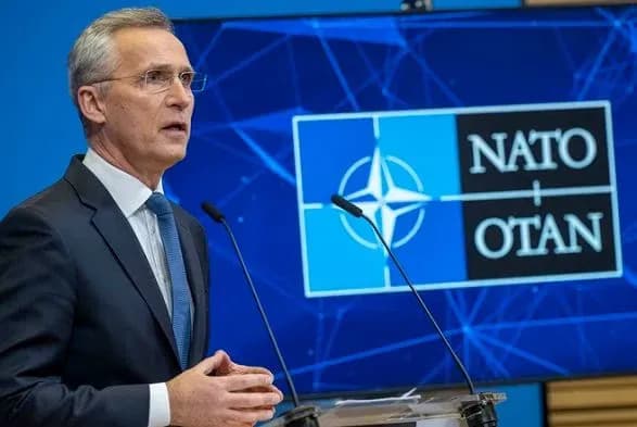 Столтенберг: усе вказує на те, що Росія продовжує планувати повномасштабний напад