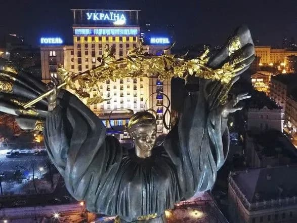 Країни почали евакуювати посольства в Україні у Польщу: рішення ухвалили США та Австралія