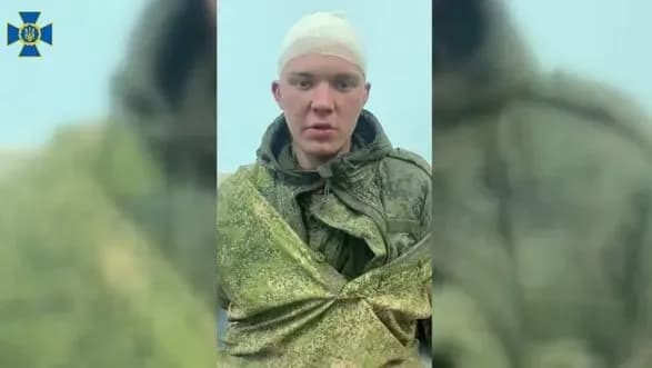 “Мамо, забери мене звідси! Ми тут мирних мешканців убиваємо!”: СБУ оприлюднило кадри із затриманими окупантами