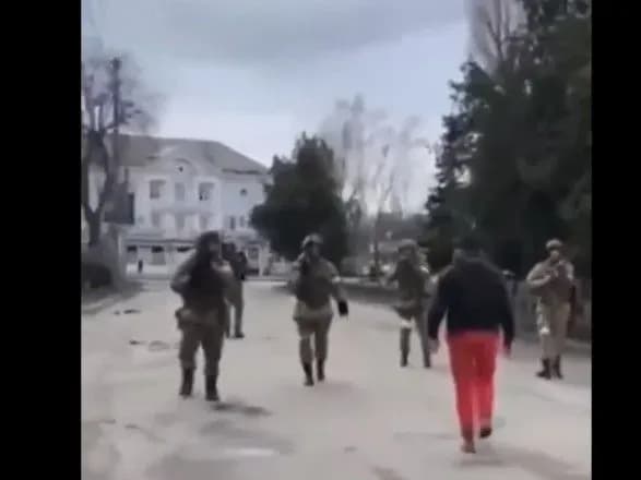 Жителі Мелітополя зустрічають окупантів проукраїнськими мітингами