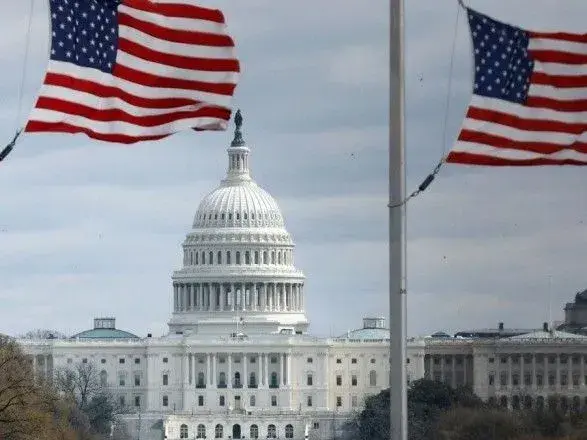 США хочуть виділити Україні 10 мільярдів доларів