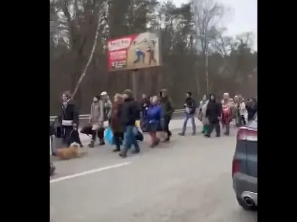 Врятували 2000 осіб: правоохоронці та військові евакуювали людей з Ірпеня